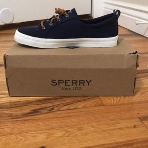 Women’s navy blue sperry’s